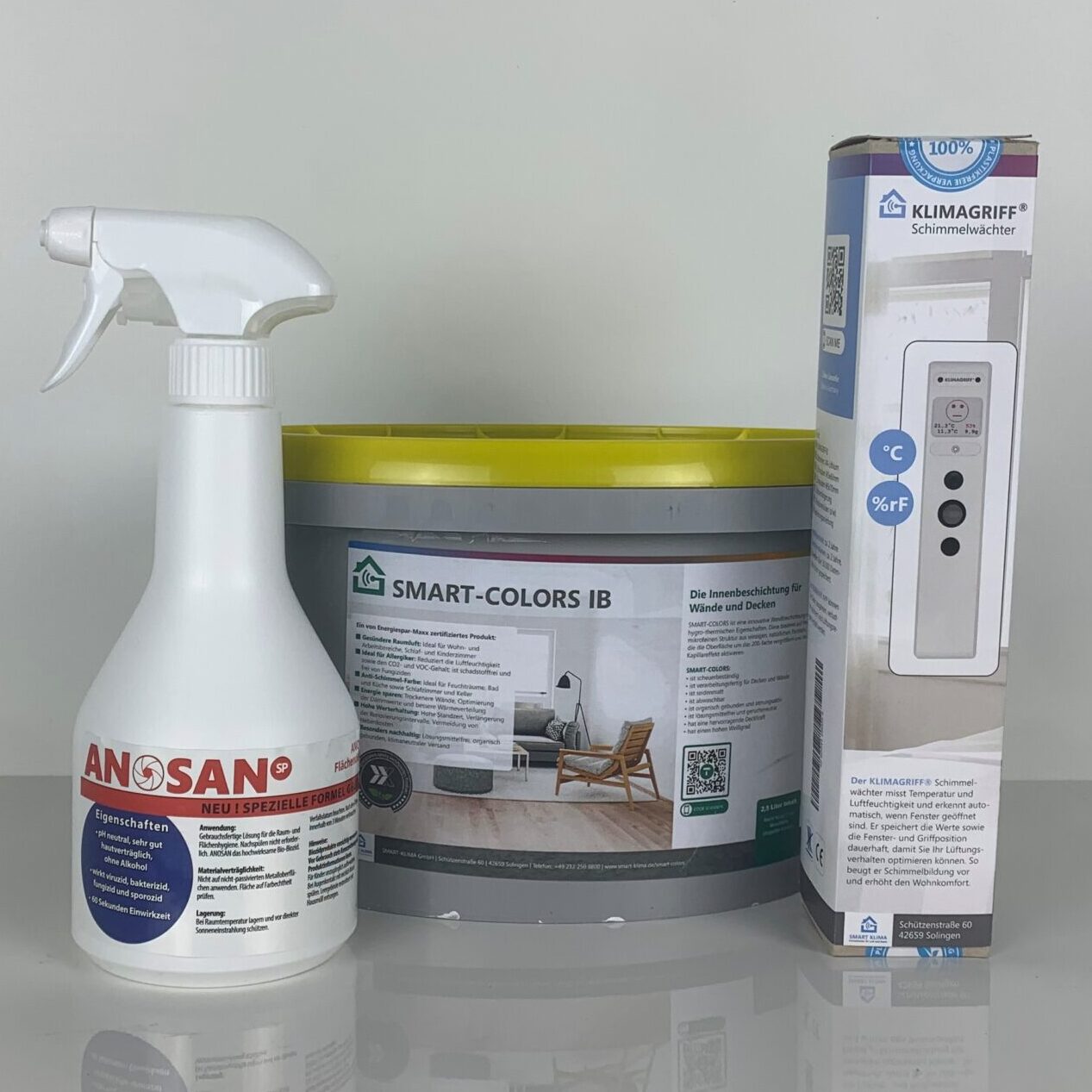 Produktbild von Fensterlaibung-PLUS Produktbild von SchimmelProtekt - Fensterlaibung PLUS mit den Produkten ANOSAN Schimmelbeseitigungslösung, SMART-COLORS Antischimmelfarbe und KLIMAGRIFF als Lüftungshelfer.